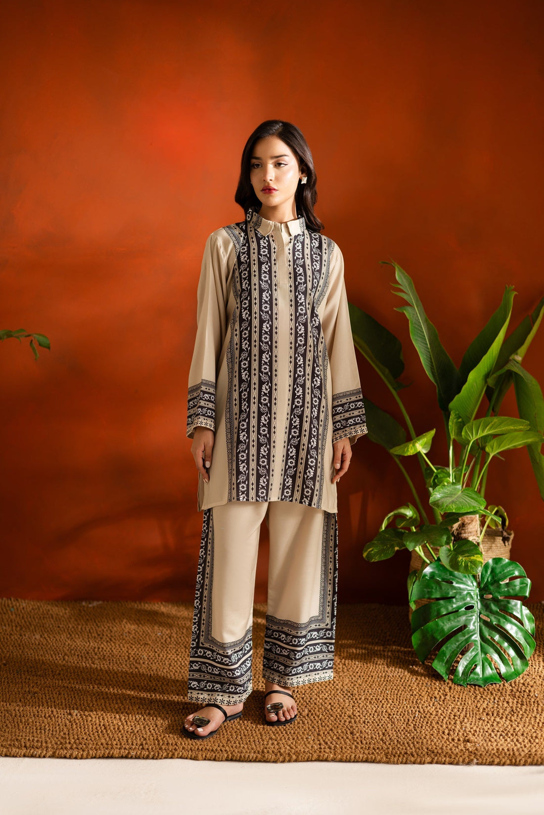 Beige & Black Striped Floral Printed Co-ord Set U7 ub