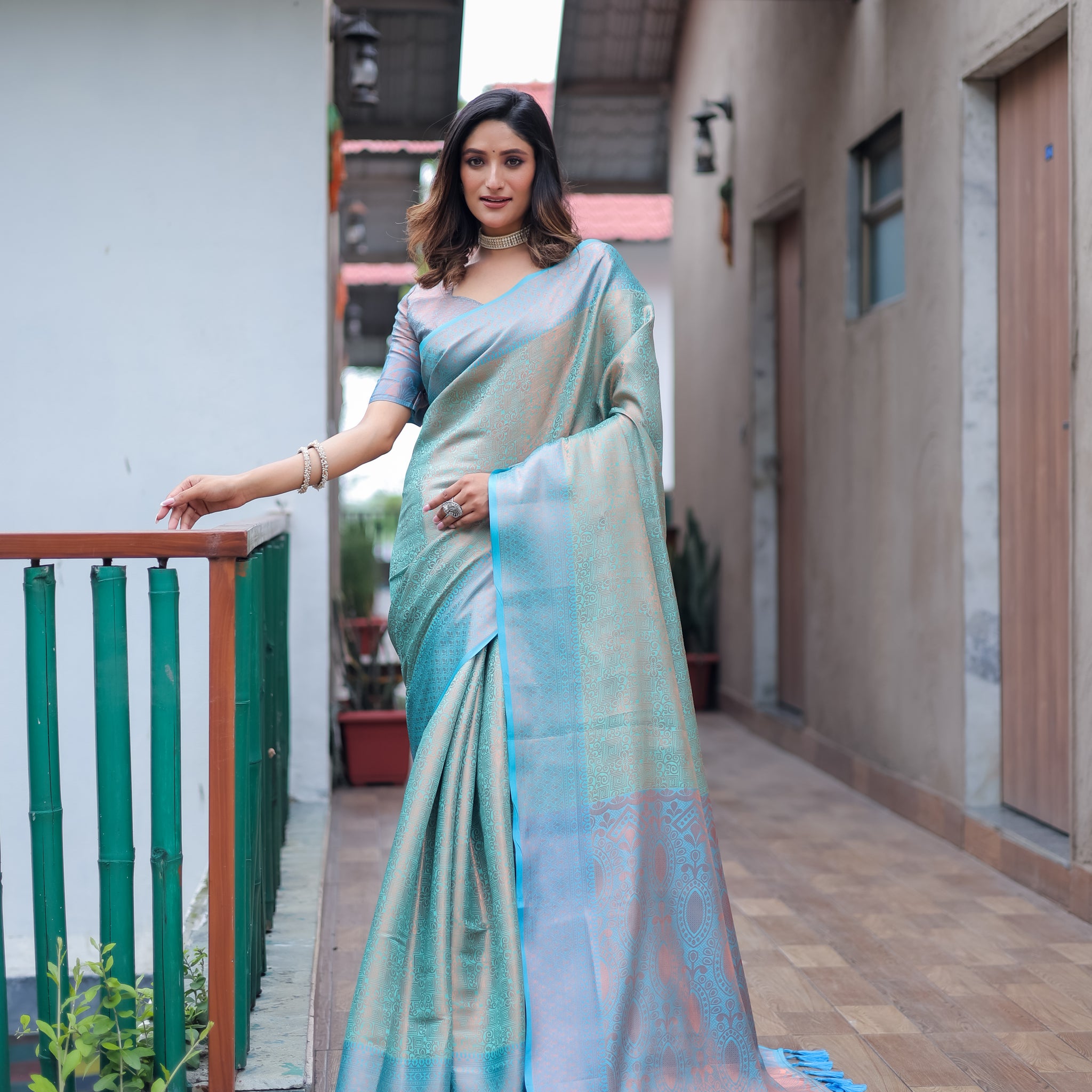 Woven Design Zari Pure Silk Kanjeevaram Saree D5041