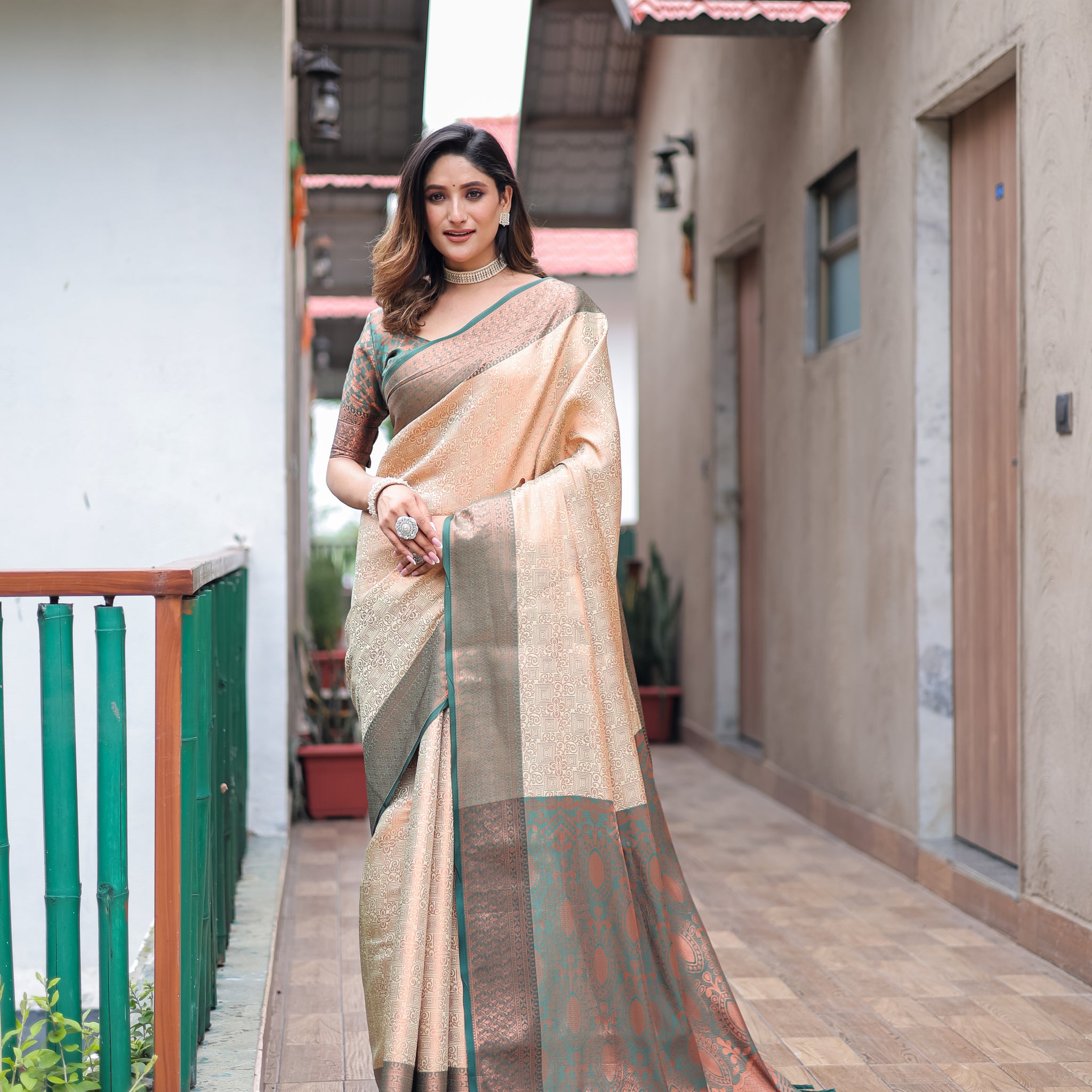 Woven Design Zari Pure Silk Kanjeevaram Saree D5040